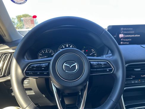 Certified 2025 MAZDA CX-70 3.3 Turbo w/ Preferred Package AWD/4WD image 18