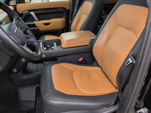 Certified 2024 Land Rover Defender 130 X-Dynamic SE AWD/4WD image 16