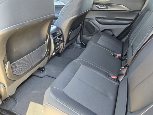 New 2025 Jeep Grand Cherokee Laredo X w/ Luxury Tech Group I image 29