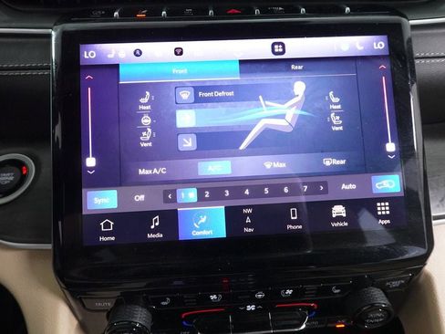 Used 2023 Jeep Grand Cherokee L Limited w/ Luxury Tech Group II AWD/4WD image 19