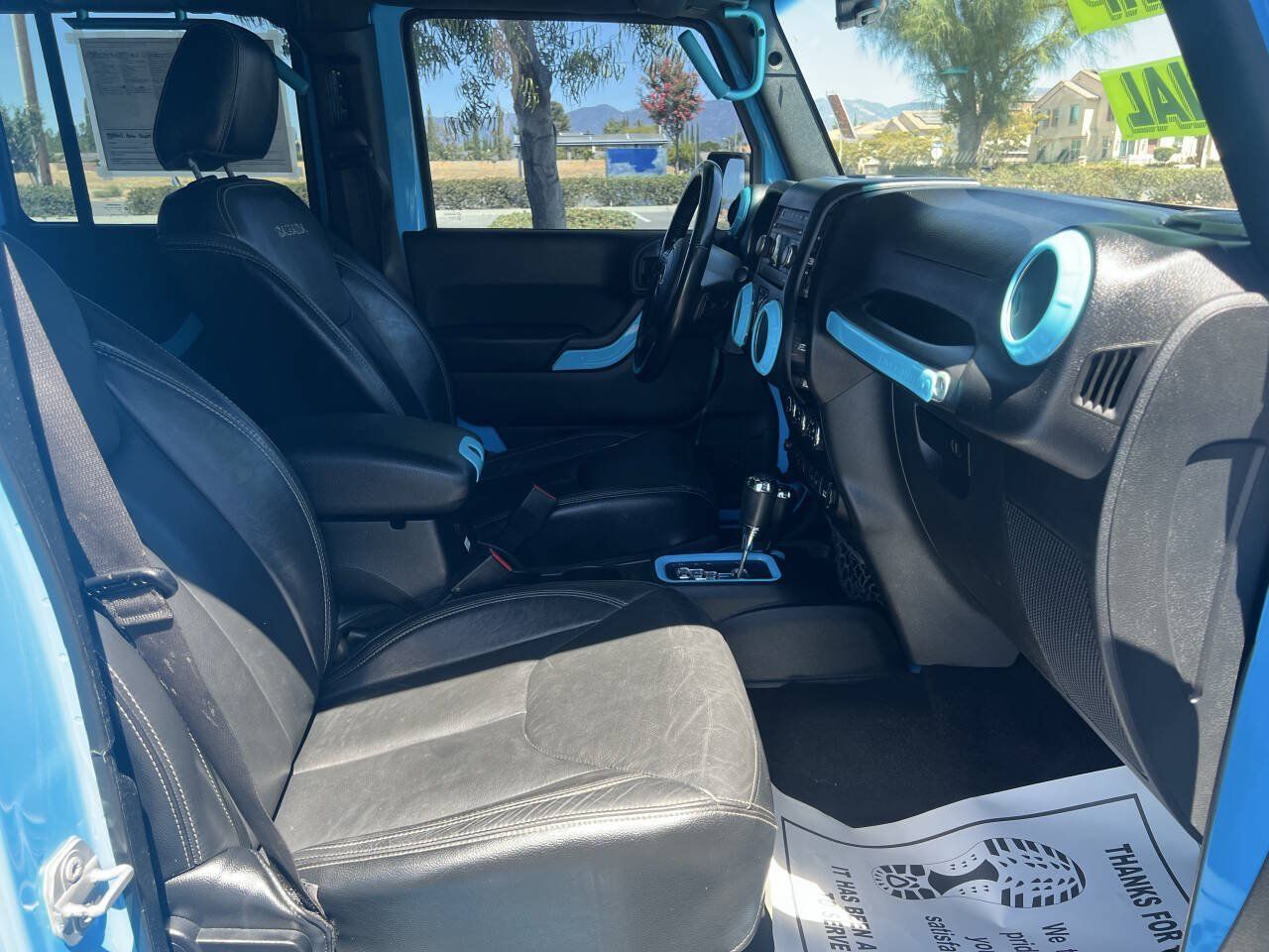 Used 2018 Jeep Wrangler Unlimited Sahara w/ Connectivity Group AWD/4WD image 12
