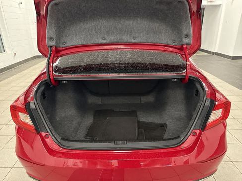 Used 2018 Honda Accord Sport image 10