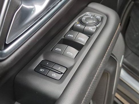 Used 2023 GMC Yukon AT4 w/ AT4 Premium Package AWD/4WD image 17