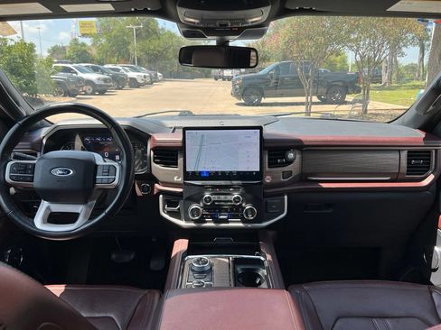 Used 2024 Ford Expedition Max Limited AWD/4WD image 13