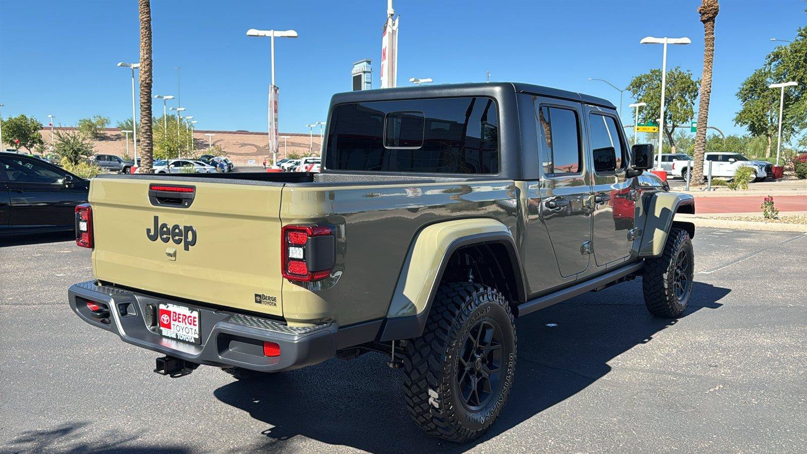 Used 2026 Jeep Gladiator Sport AWD/4WD image 9
