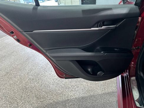 Used 2018 Toyota Camry XSE FWD image 13