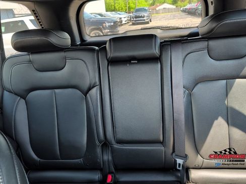Used 2024 Jeep Grand Cherokee Limited w/ Luxury Tech Group II AWD/4WD image 26