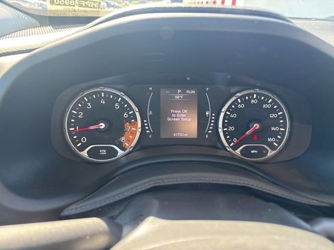 Used 2017 Jeep Renegade Latitude w/ Cold Weather Group AWD/4WD image 13