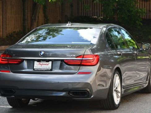 Used 2017 BMW 750i xDrive image 12
