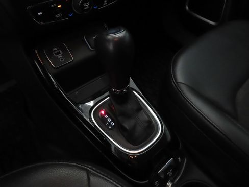 Used 2021 Jeep Compass Latitude FWD image 18