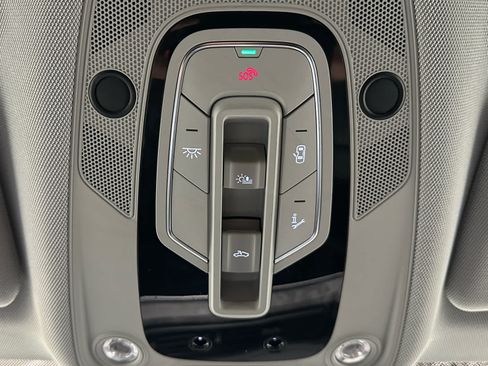 Used 2023 Audi e-tron Premium AWD/4WD image 37
