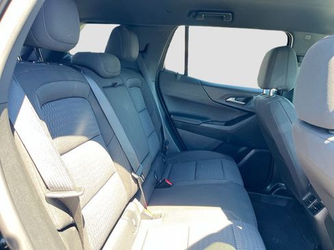 Used 2026 Chevrolet Equinox LT FWD image 27