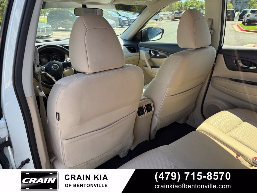 Used 2017 Nissan Rogue SV w/ SV Premium Package FWD image 26