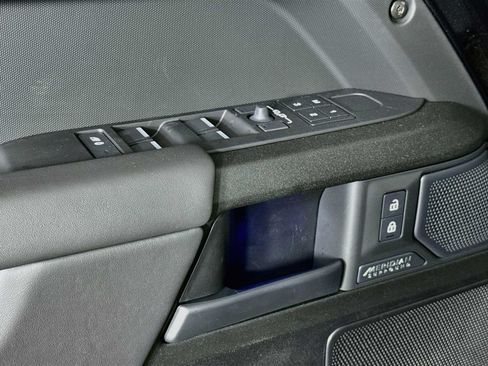 New 2026 Land Rover Defender 110 OCTA AWD/4WD image 21