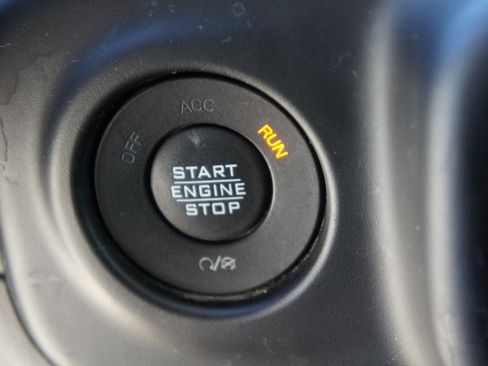 Used 2023 Jeep Wrangler Unlimited image 28