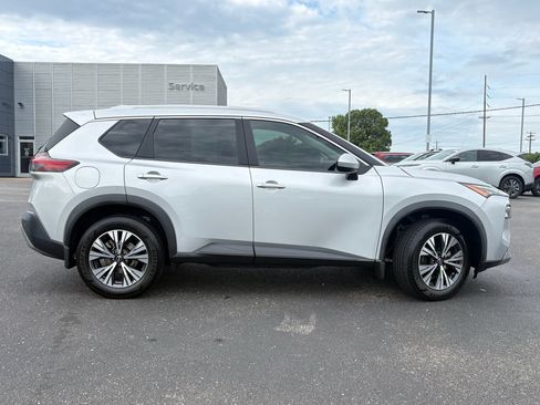 Used 2023 Nissan Rogue SV w/ SV Premium B Package FWD image 4