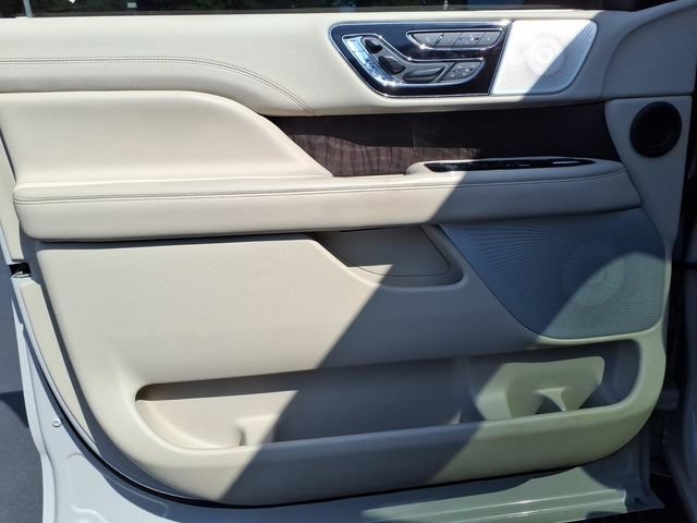 Used 2021 Lincoln Navigator Reserve AWD/4WD image 10