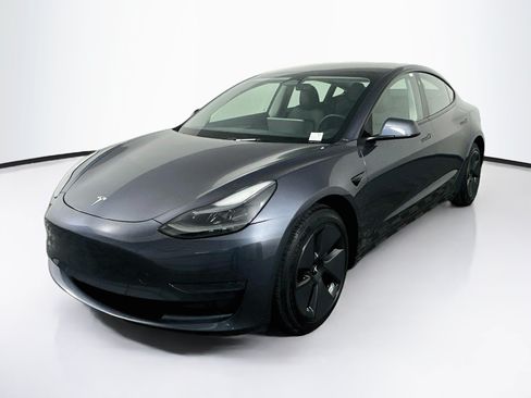 Used 2023 Tesla Model 3 Standard Range RWD image 3
