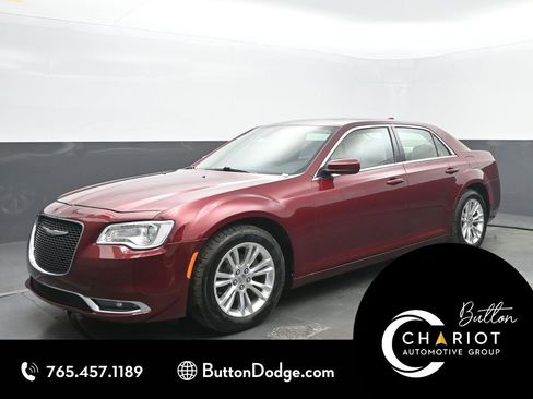 Used 2016 Chrysler 300 Limited RWD image 1
