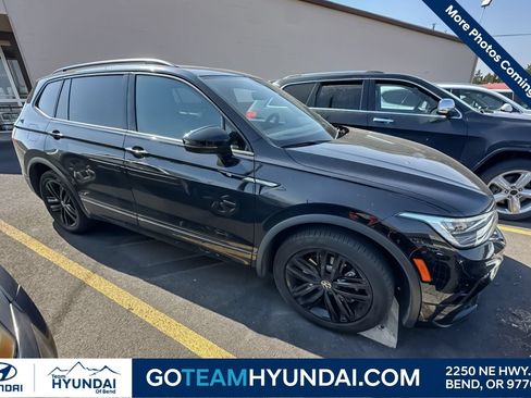 Used 2022 Volkswagen Tiguan SE R-Line AWD/4WD image 1