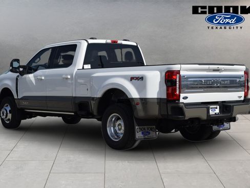 New 2026 Ford F350 King Ranch w/ FX4 Off-Road Package AWD/4WD image 4