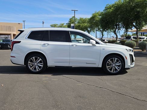 Used 2022 Cadillac XT6 Premium Luxury FWD image 4