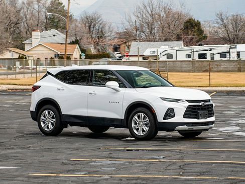 Used 2021 Chevrolet Blazer LT image 3
