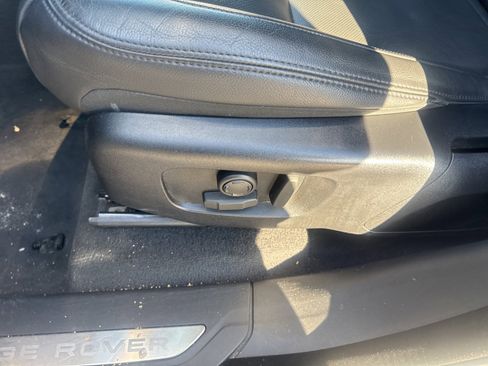 Used 2025 Land Rover Range Rover Velar Dynamic SE image 10