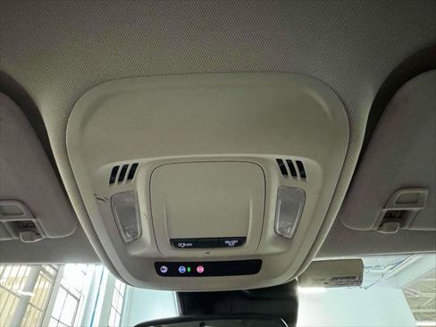 Used 2023 Buick Envision Preferred image 28