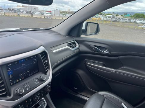 Used 2023 GMC Acadia SLT AWD/4WD image 30
