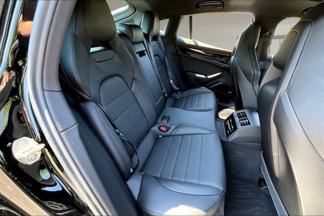 Used 2025 Porsche Panamera RWD image 22