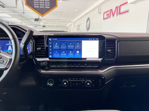 Certified 2023 Chevrolet Silverado 1500 LT AWD/4WD image 19