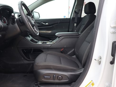 Used 2023 GMC Acadia SLE w/ Driver Convenience Package image 10