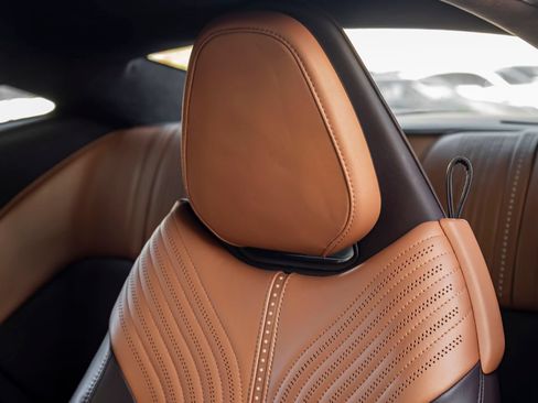 Used 2017 Aston Martin DB11 V12 RWD image 5