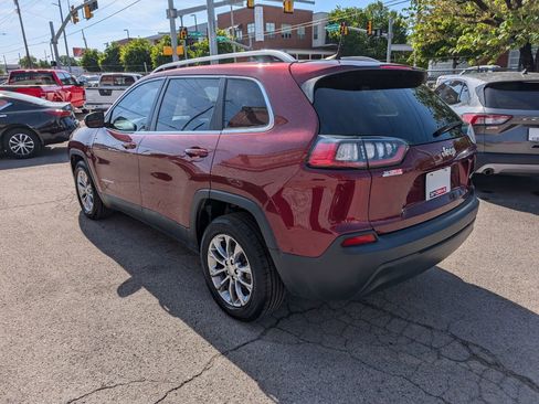 Used 2019 Jeep Cherokee Latitude Plus w/ Comfort/Convenience Group FWD image 8