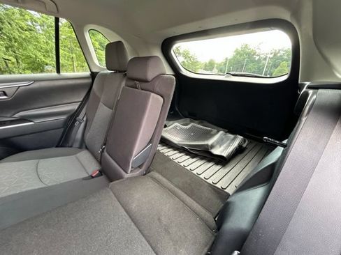 Used 2020 Toyota RAV4 XLE w/ All Weather Liner Package AWD/4WD image 36