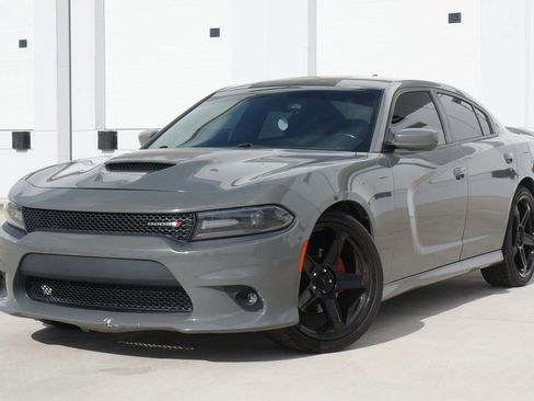 Used 2019 Dodge Charger GT image 5