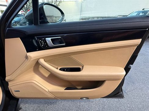 Used 2018 Porsche Panamera 4S image 43