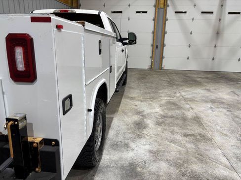 Used 2018 Ford F250 XL w/ Power Equipment Group AWD/4WD image 10