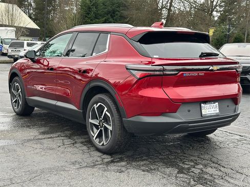 New 2026 Chevrolet Equinox EV LT image 3