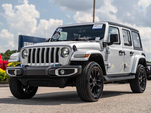 Used 2023 Jeep Wrangler Unlimited Sahara w/ Cold Weather Group AWD/4WD image 3