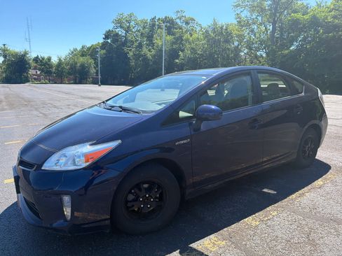 Used 2013 Toyota Prius Two FWD image 1