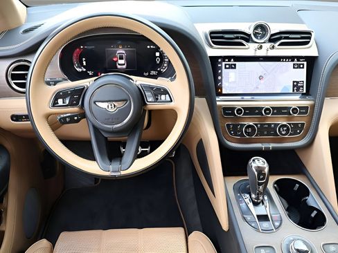 Certified 2024 Bentley Bentayga Extended Wheelbase AWD/4WD image 16