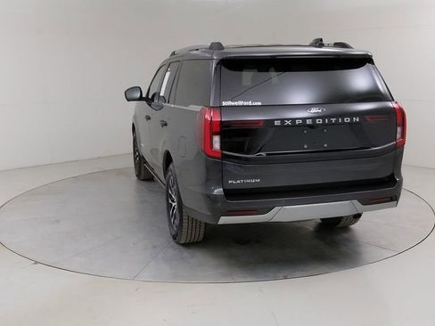 Certified 2025 Ford Expedition Platinum image 18