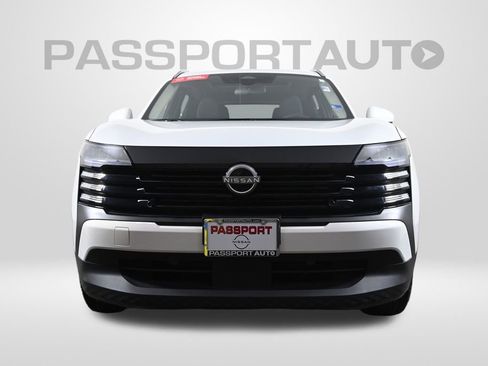 Used 2025 Nissan Kicks SV w/ SV Premium Package image 2