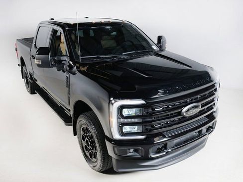 Used 2024 Ford F250 Lariat w/ Black Appearance Package AWD/4WD image 29