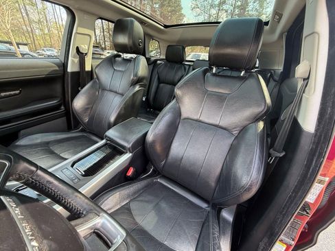 Used 2017 Land Rover Range Rover Evoque SE Premium image 57