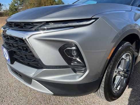 Used 2025 Chevrolet Blazer LT image 9