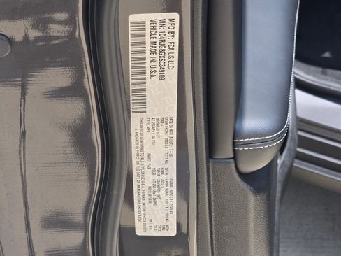 Used 2025 Jeep Grand Cherokee Limited RWD image 25