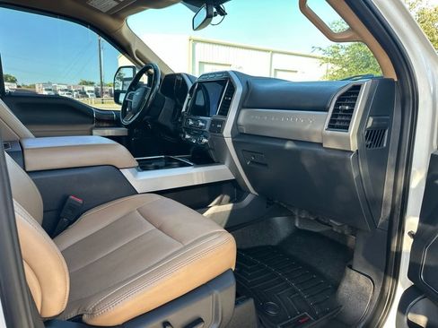 Used 2022 Ford F250 Lariat w/ Lariat Ultimate Package AWD/4WD image 11